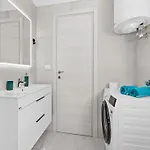 Attractive In With Terrace Apartment *
