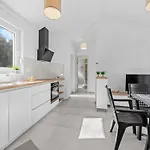 Attractive In With Terrace Apartment *