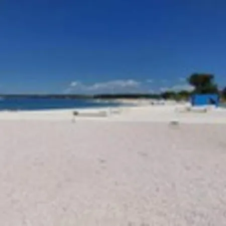 Attractive In With Terrace Apartamento Peroj