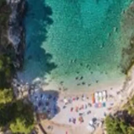 Attractive In With Terrace 아파트