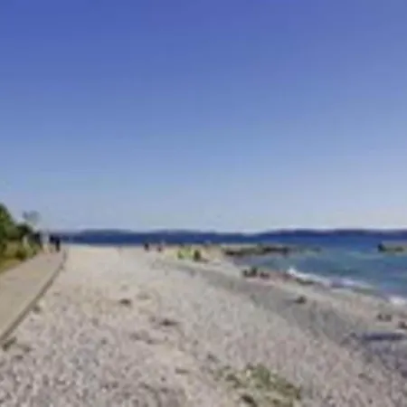 아파트 Attractive In With Terrace 페로이