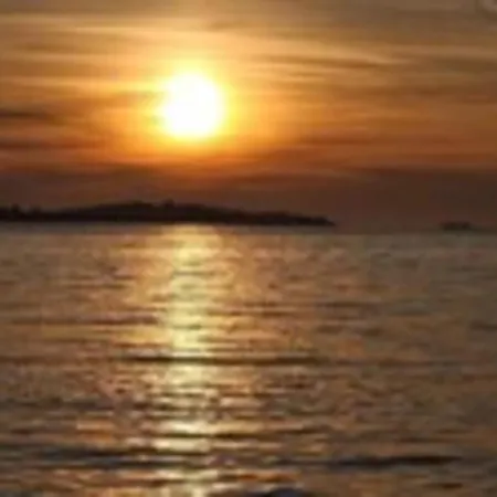 Attractive In With Terrace 아파트 페로이