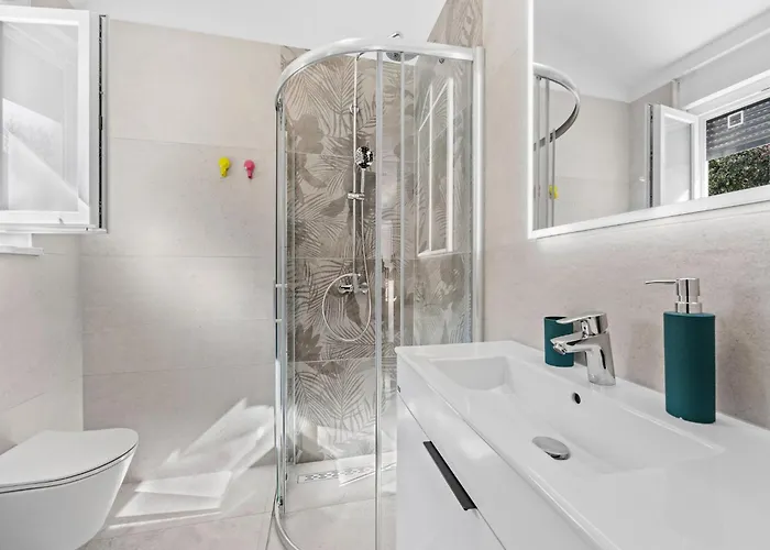 Attractive In With Terrace 페로이