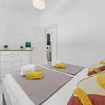 דירה Attractive In With Terrace